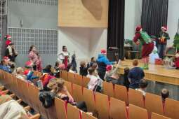 Spotkanie integracyjne o tematyce świątecznej dla uczestników projektu „Wygrane Rodziny w Krakowie” oraz uczestników PAL Na Skarpie