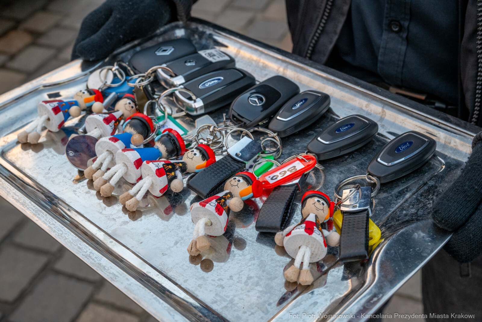 Miszalski, Rynek Podgórski, samochody, Policja, Straż Pożarna, Straż Miejska, zdjęcia  Autor: P. Wojnarowski