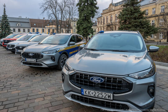 Miszalski, Rynek Podgórski, samochody, Policja, Straż Pożarna, Straż Miejska, zdjęcia