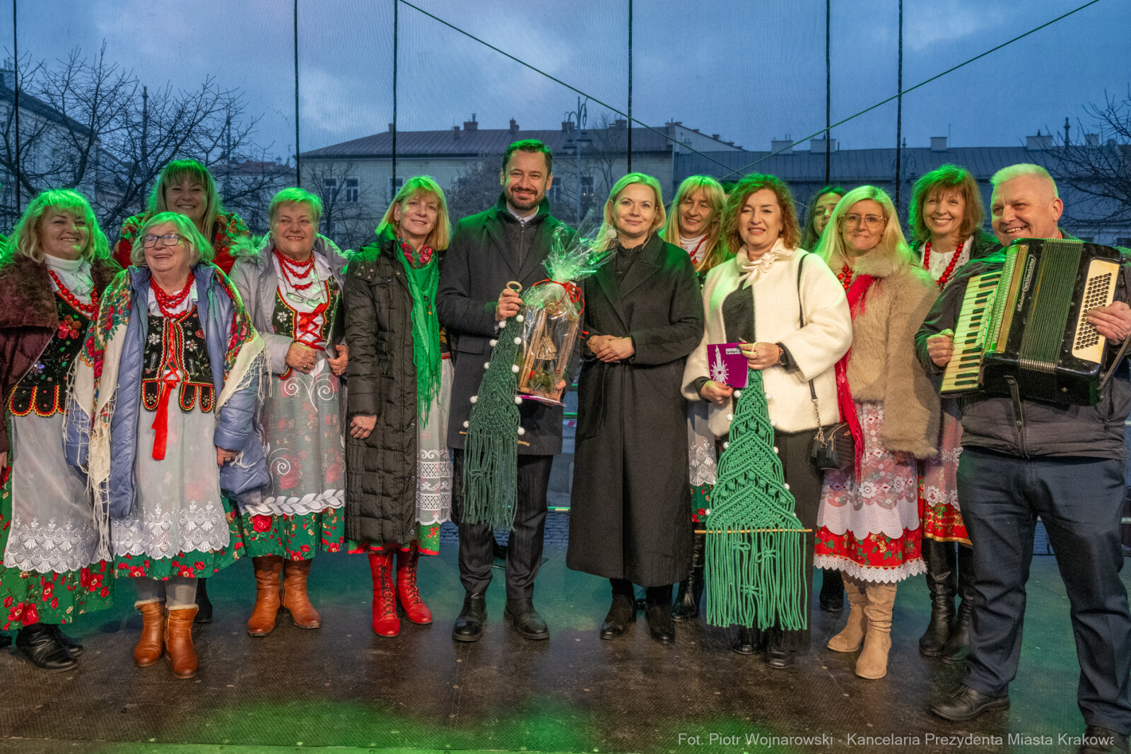 Miszalski, Rynek Podgórski, samochody, Policja, Straż Pożarna, Straż Miejska, zdjęcia  Autor: P. Wojnarowski