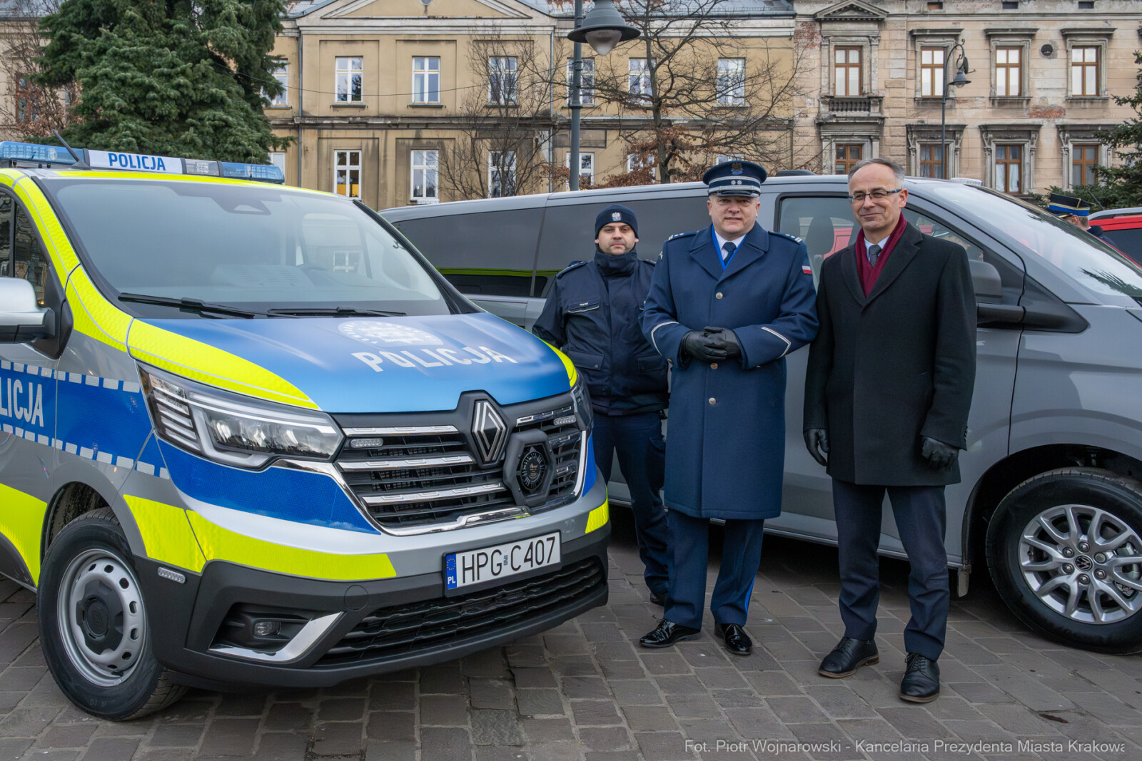 Miszalski, Rynek Podgórski, samochody, Policja, Straż Pożarna, Straż Miejska, zdjęcia  Autor: P. Wojnarowski