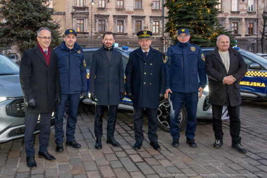 Miszalski, Rynek Podgórski, samochody, Policja, Straż Pożarna, Straż Miejska, zdjęcia