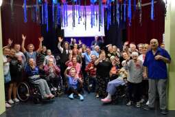 Fotografia zbiorowa uczestników balu