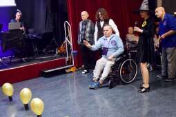  Uczestnicy konkursu zbijanie balonów