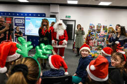 JG_251211_KRK_8L8A2770.jpg-Akcja paczka na święta