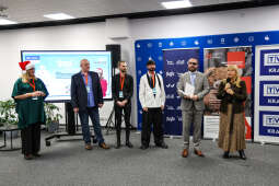 JG_251211_KRK_8L8A2837.jpg-Akcja paczka na święta