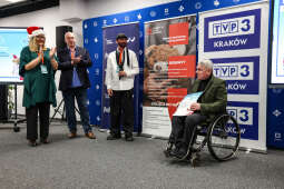 JG_251211_KRK_8L8A3391.jpg-Akcja paczka na święta