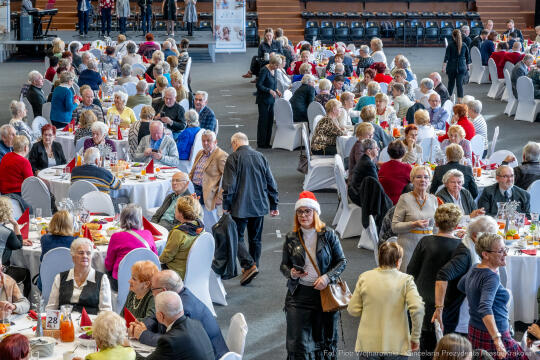 PW_661_ 045_fot. Piotr Wojnarowski.jpg-Miszalski, seniorzy, spotkanie, Focha, wigilia, zdjęcia