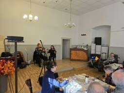 SHqkRHKD.jpg-Twórczo, muzycznie i świątecznie na Helclów.