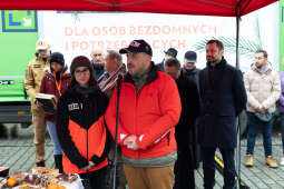 0S4A3709.jpg-Tradycyjna Wigilia dla potrzebujących na Rynku Głównym