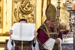 JG_251220_KRK_8L8A0224.jpg-Kraków: ingres kardynała Rysia w katedrze na Wawelu