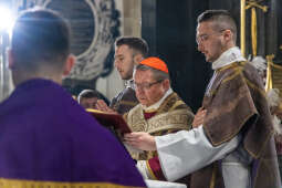 JG_251220_KRK_8L8A1448.jpg-Kraków: ingres kardynała Rysia w katedrze na Wawelu