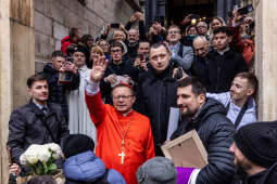 JG_251220_KRK_8L8A2282.jpg-Kraków: ingres kardynała Rysia w katedrze na Wawelu