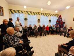 IMG-20251222-WA0157.jpg-Świąteczne spotkania pełne ciepła i życzliwości.