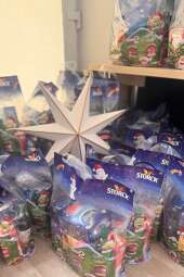 Paczki świąteczne i kolacja wigilijna dla mieszkańców Dzielnicy XIII