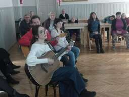 gvKENmpj.jpg-Wspólne kolędowanie ze „Szpuntem”.