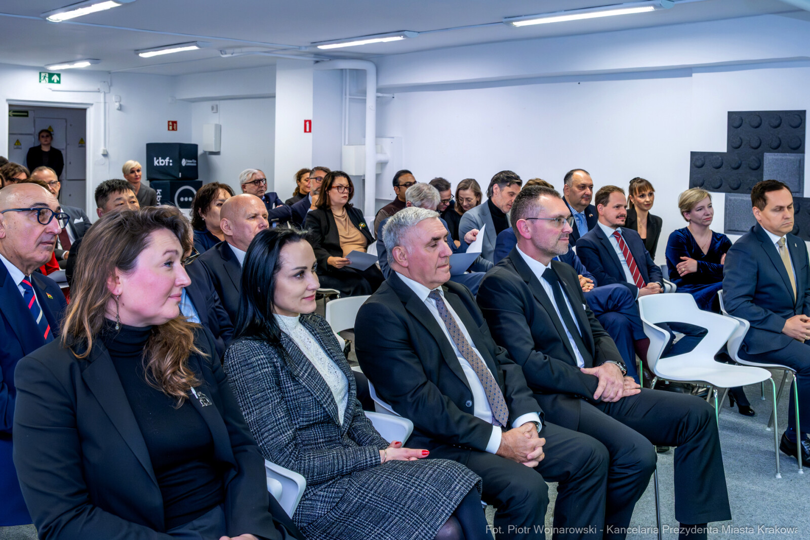 Miszalski, korpus dyplomatyczny, Wesoła, Apteka Designu, zdjęcia  Autor: P. Wojnarowski