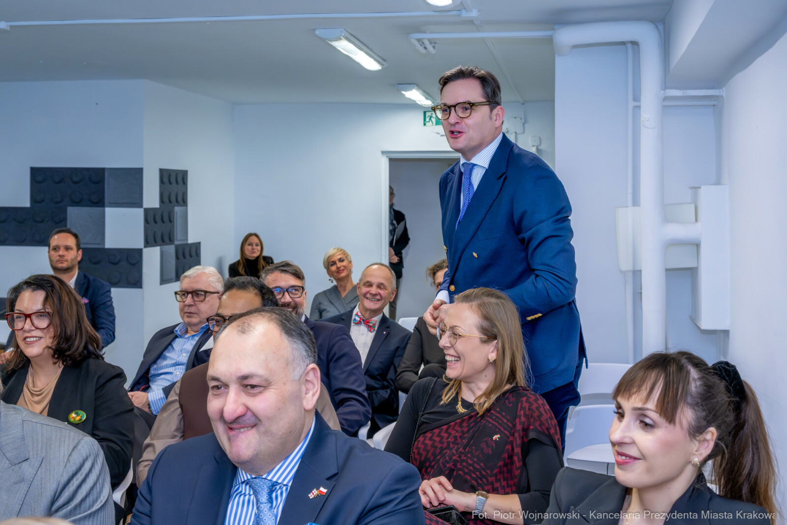 Miszalski, korpus dyplomatyczny, Wesoła, Apteka Designu, zdjęcia  Autor: P. Wojnarowski