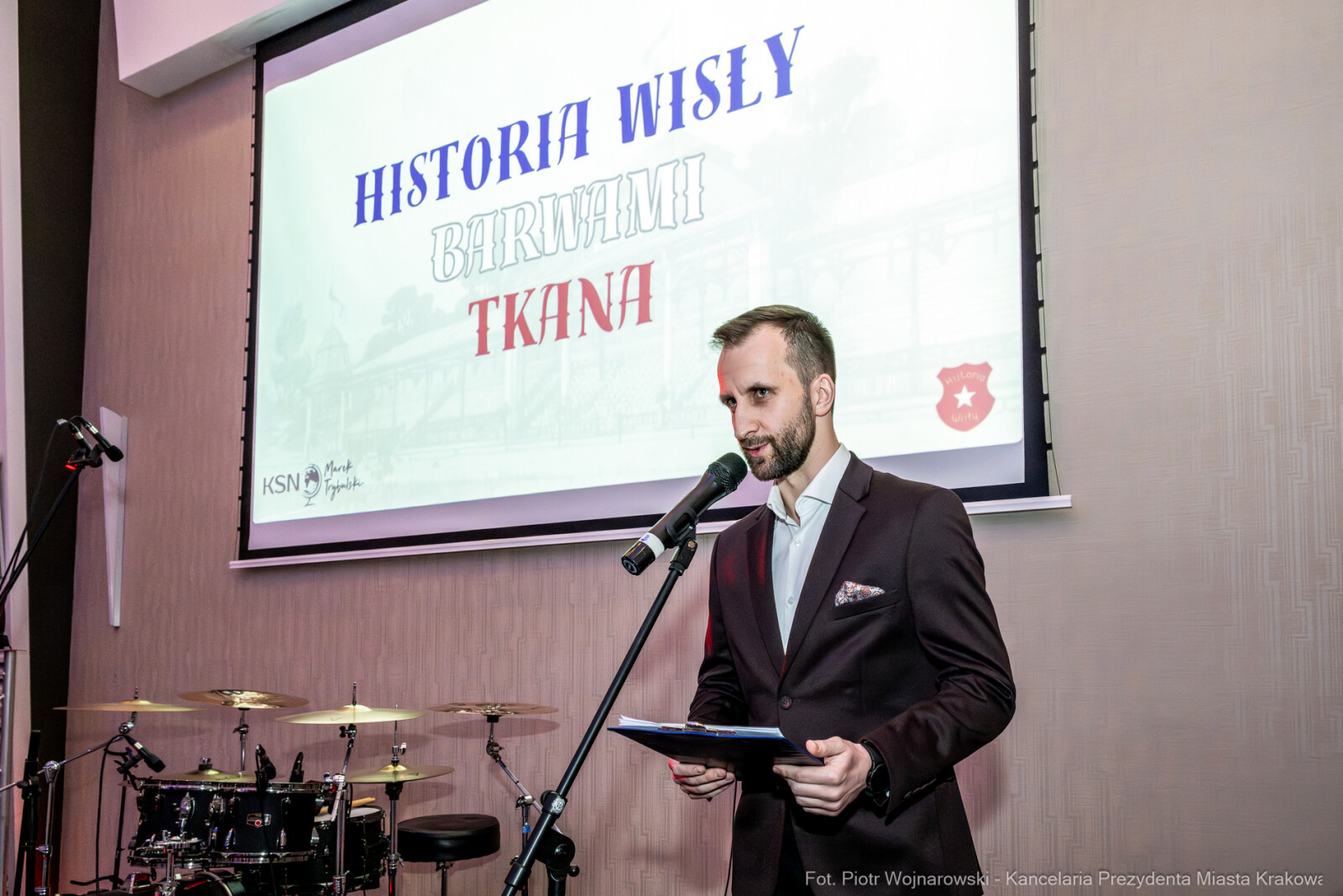 PW_672_ 002_fot. Piotr Wojnarowski.jpg-Miszalski, Wisła Kraków, sztandar, 120 lat, zdjęcia  Autor: P. Wojnarowski