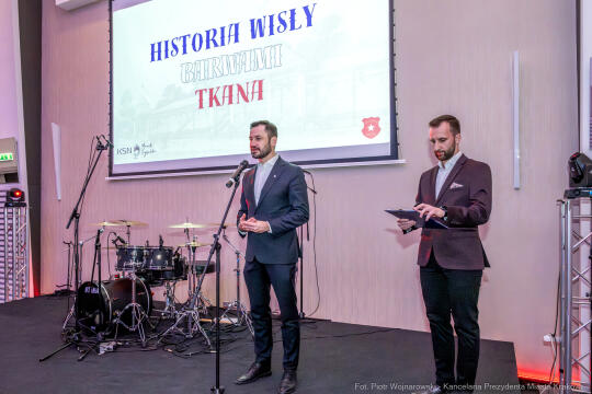 PW_672_ 006_fot. Piotr Wojnarowski.jpg-Miszalski, Wisła Kraków, sztandar, 120 lat, zdjęcia