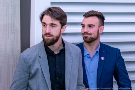 PW_672_ 023_fot. Piotr Wojnarowski.jpg-Miszalski, Wisła Kraków, sztandar, 120 lat, zdjęcia