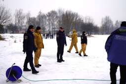 SMK00553.jpg-Bezpieczne działania na lodzie – szkolenie służb