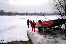 SMK00663.jpg-Bezpieczne działania na lodzie – szkolenie służb