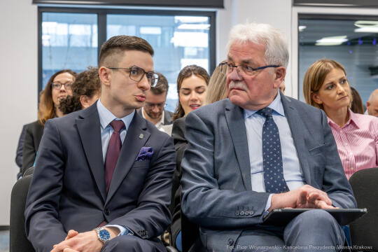 PW_678_ 002_fot. Piotr Wojnarowski.jpg-Kracik, konferencja, przedsiębiorcy, Zabłocie, zdjęcia