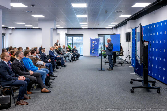 PW_678_ 021_fot. Piotr Wojnarowski.jpg-Kracik, konferencja, przedsiębiorcy, Zabłocie, zdjęcia