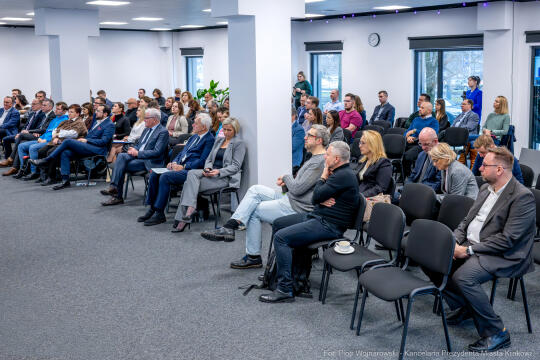 PW_678_ 028_fot. Piotr Wojnarowski.jpg-Kracik, konferencja, przedsiębiorcy, Zabłocie, zdjęcia