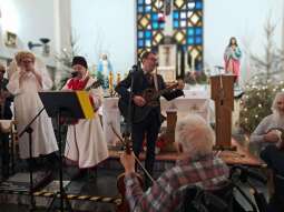 _eHt806k.jpg-Kolędowanie z przyjaciółmi na Nowaczyńskiego.