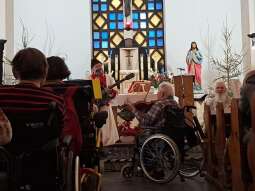 uNeD2kYo.jpg-Kolędowanie z przyjaciółmi na Nowaczyńskiego.