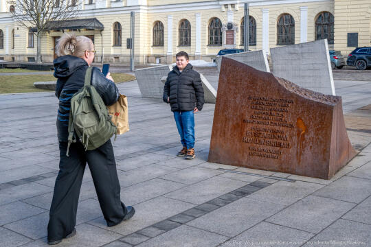Kukliński, 22 rocznica, obchody, pomnik, znicz, wojsko, zdjęcia