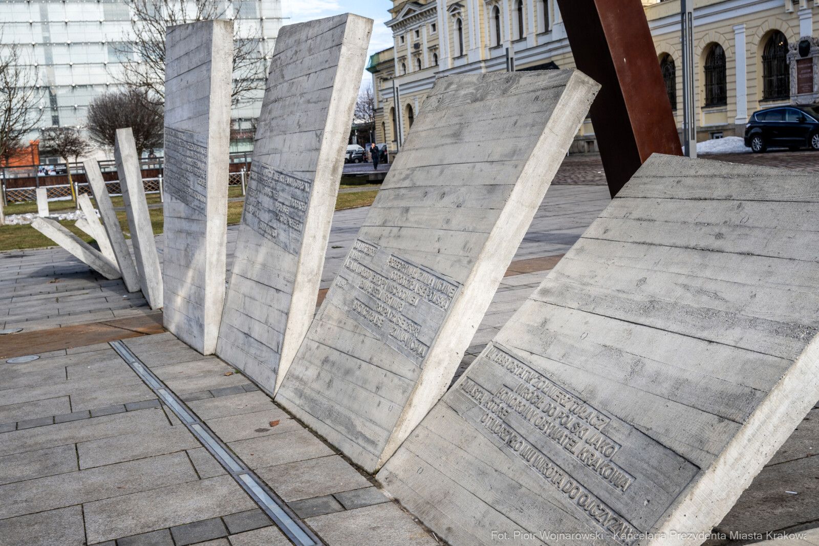 Kukliński, 22 rocznica, obchody, pomnik, znicz, wojsko, zdjęcia  Autor: Piotr Wojnarowski