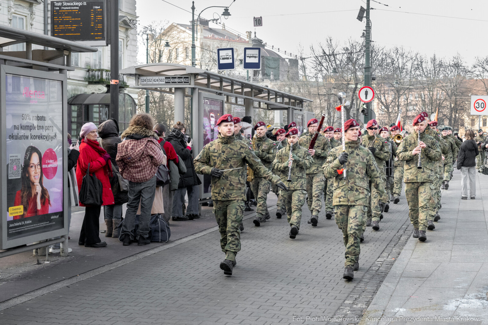 Kukliński, 22 rocznica, obchody, pomnik, znicz, wojsko, zdjęcia  Autor: Piotr Wojnarowski