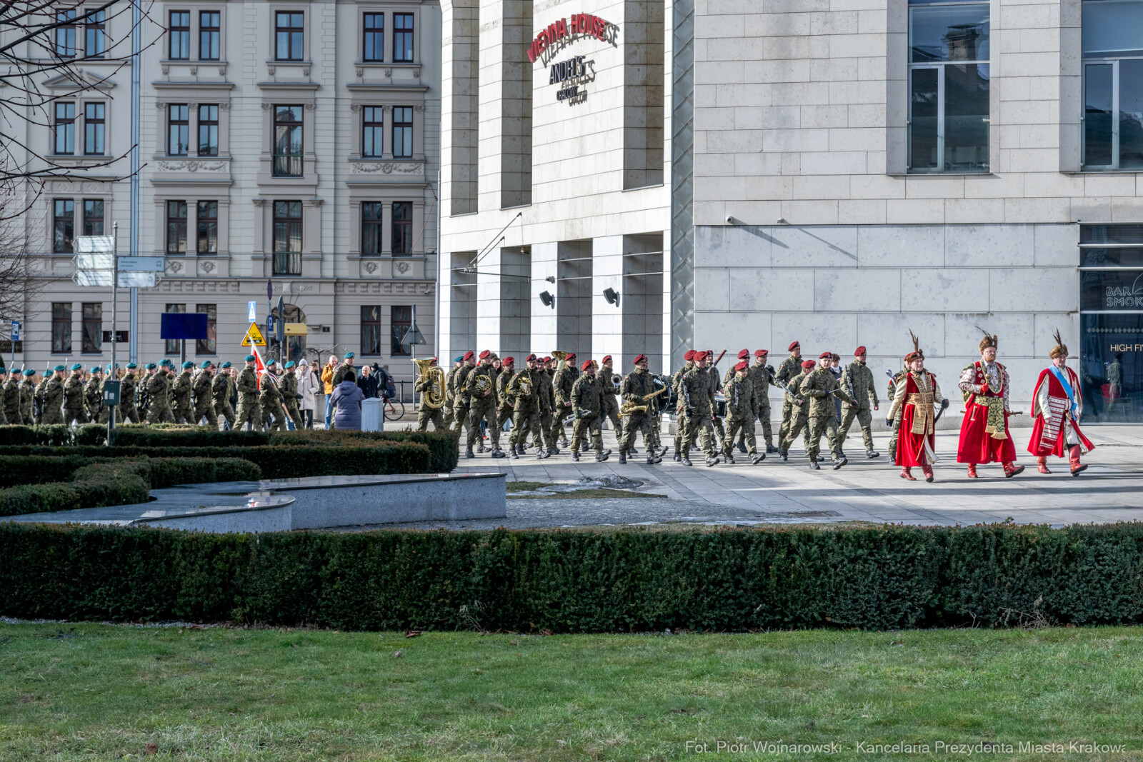 Kukliński, 22 rocznica, obchody, pomnik, znicz, wojsko, zdjęcia  Autor: Piotr Wojnarowski