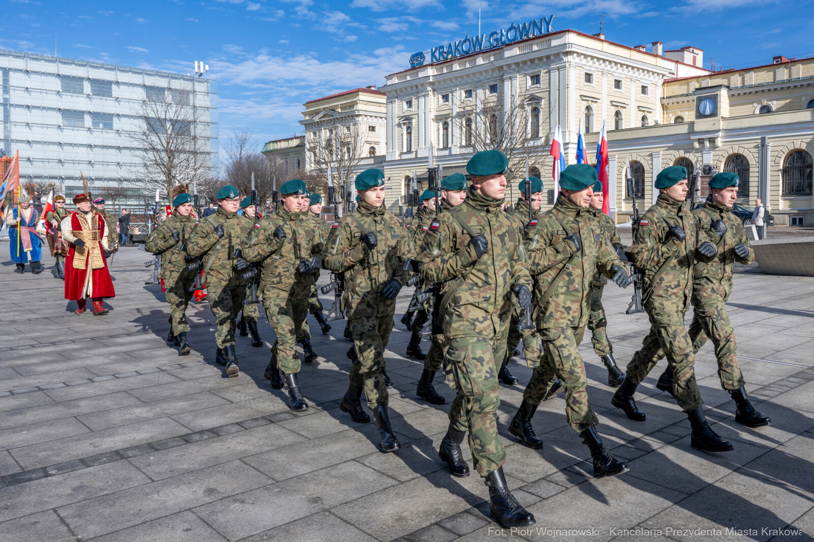 Kukliński, 22 rocznica, obchody, pomnik, znicz, wojsko, zdjęcia  Autor: Piotr Wojnarowski