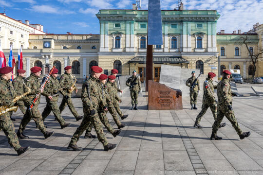 Kukliński, 22 rocznica, obchody, pomnik, znicz, wojsko, zdjęcia