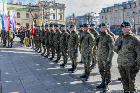 Kukliński, 22 rocznica, obchody, pomnik, znicz, wojsko, zdjęcia