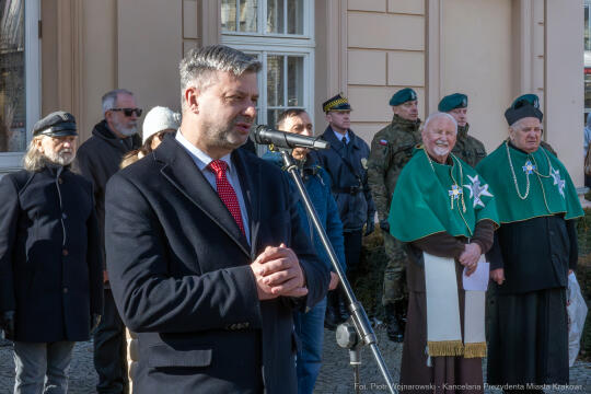 Kukliński, 22 rocznica, obchody, pomnik, znicz, wojsko, zdjęcia
