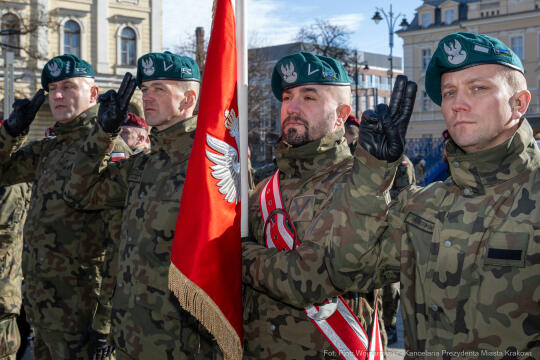Kukliński, 22 rocznica, obchody, pomnik, znicz, wojsko, zdjęcia