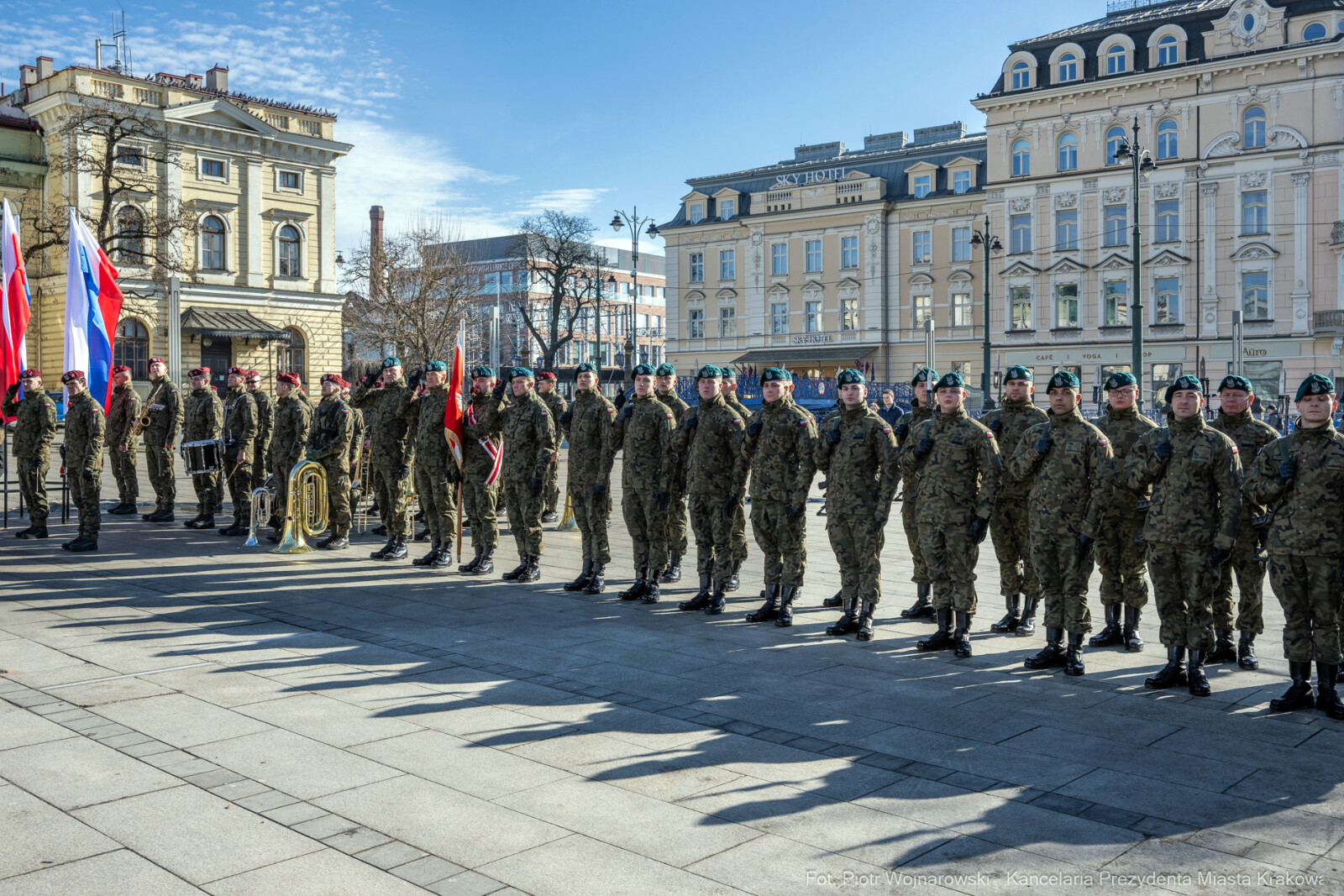 Kukliński, 22 rocznica, obchody, pomnik, znicz, wojsko, zdjęcia  Autor: Piotr Wojnarowski