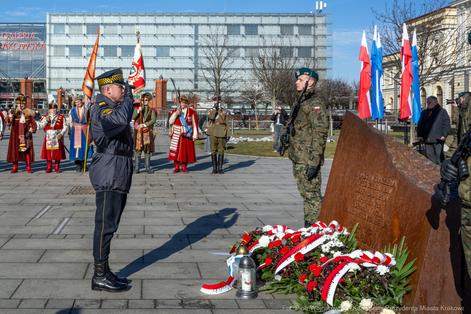 Kukliński, 22 rocznica, obchody, pomnik, znicz, wojsko, zdjęcia  Autor: Piotr Wojnarowski