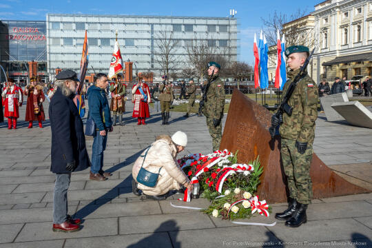 Kukliński, 22 rocznica, obchody, pomnik, znicz, wojsko, zdjęcia