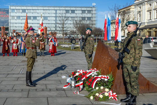 Kukliński, 22 rocznica, obchody, pomnik, znicz, wojsko, zdjęcia