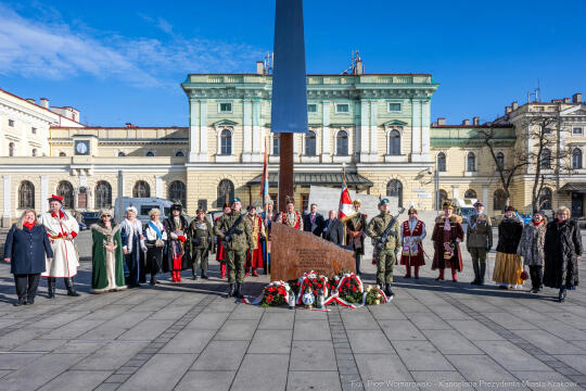 Kukliński, 22 rocznica, obchody, pomnik, znicz, wojsko, zdjęcia