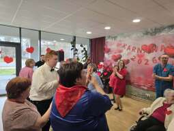 ZpUbq2nH.jpg-Zabawa karnawałowa w DPS Praska 27.