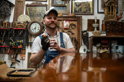 Pracownia Renowacja Mebli i Antyków –  Lech Peres MISTRZOWIE – Krakowski Szlak Rzemiosła