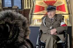 Pan Jerzy podczas nagrywania filmu  w Muzeum Armii Krajowej