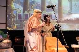 DSCF1838.jpg-Bogowie zeszli na scenę – wyjątkowa premiera Krakowskiego Teatru Międzydomowego.